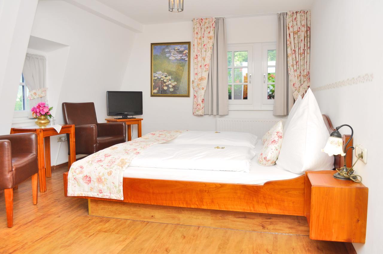 Altes Zollhaus Bed & Breakfast Beilstein  Bagian luar foto